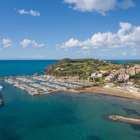 פיומבינו Appartamento Sirena A 2 Passi Dal Mare מראה חיצוני תמונה